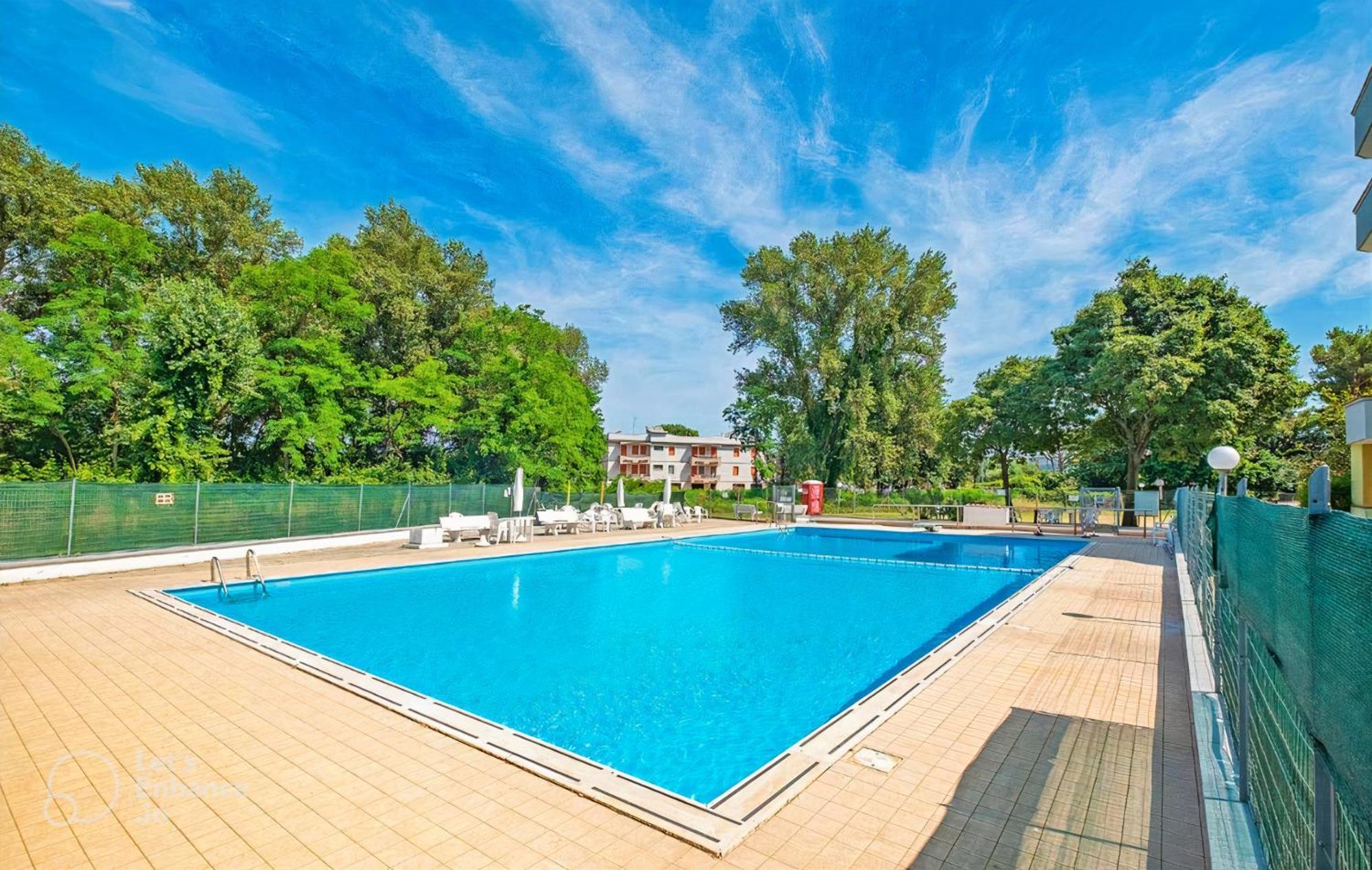 La Dolce Vita - Apartment With Shared Pool And Large Terrace Lido delle Nazioni Ngoại thất bức ảnh