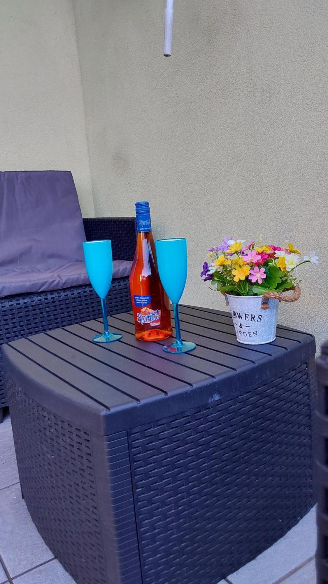 La Dolce Vita - Apartment With Shared Pool And Large Terrace Lido delle Nazioni Ngoại thất bức ảnh